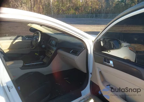 2015 Hyundai Sonata Sport z USA, uszkodzony, nr VIN 5NPE34AF3FH167309